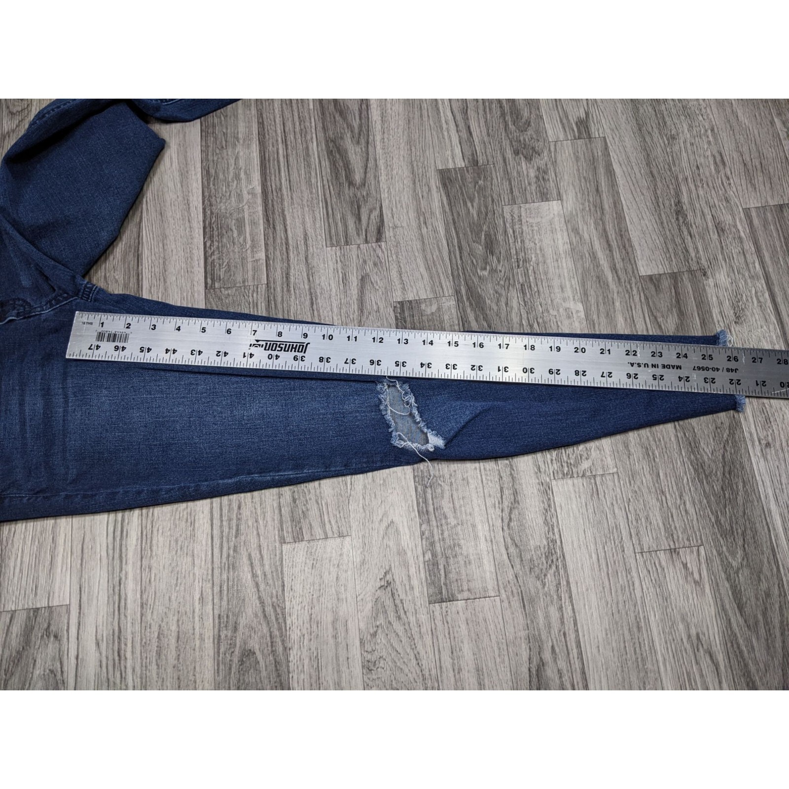 Refuge Womens Size 2 Distressed Fringe Hem Whiskered Skinny Denim Blue Jeans