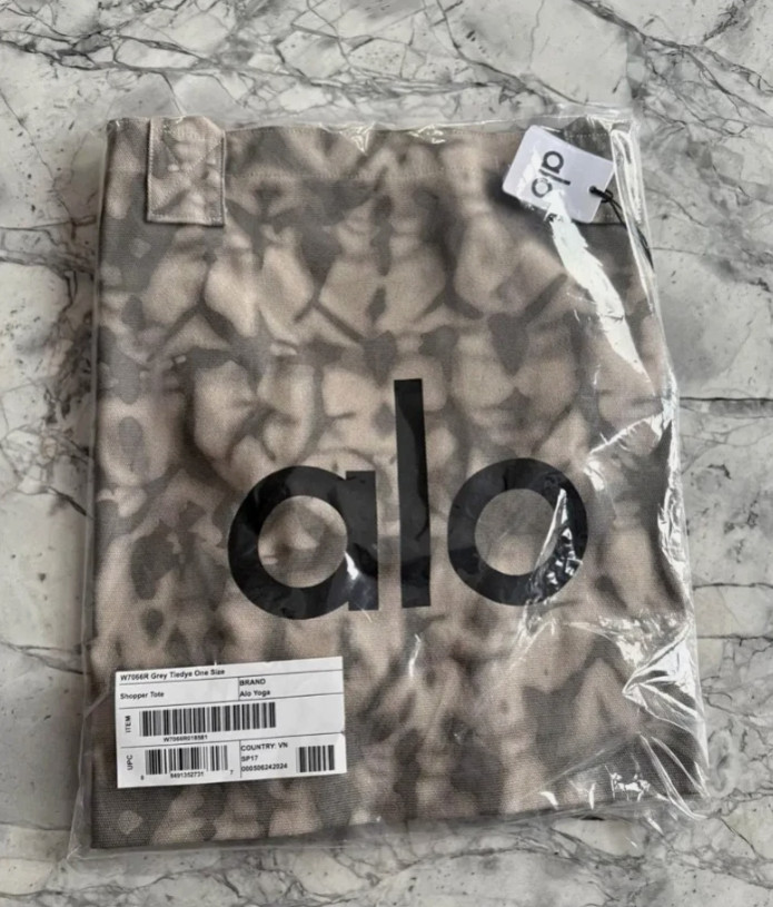 NWT Authentic ALO Yoga Tote Bag Gray Tie-Dye Cotton Canvas Large Gym Travel