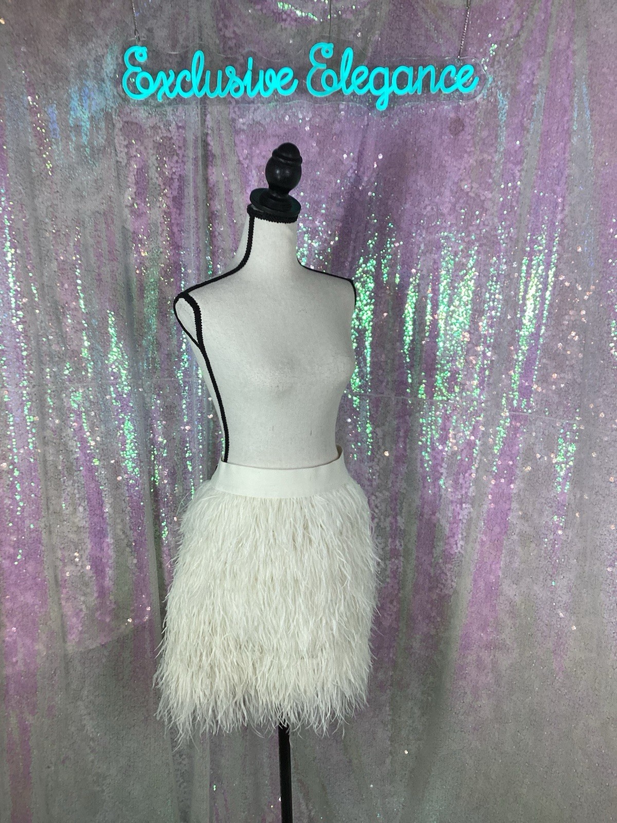 Alice + Olivia Ivory Cina Ostrich Feathered Mini Skirt Sz 12 AUTHENTIC NWT