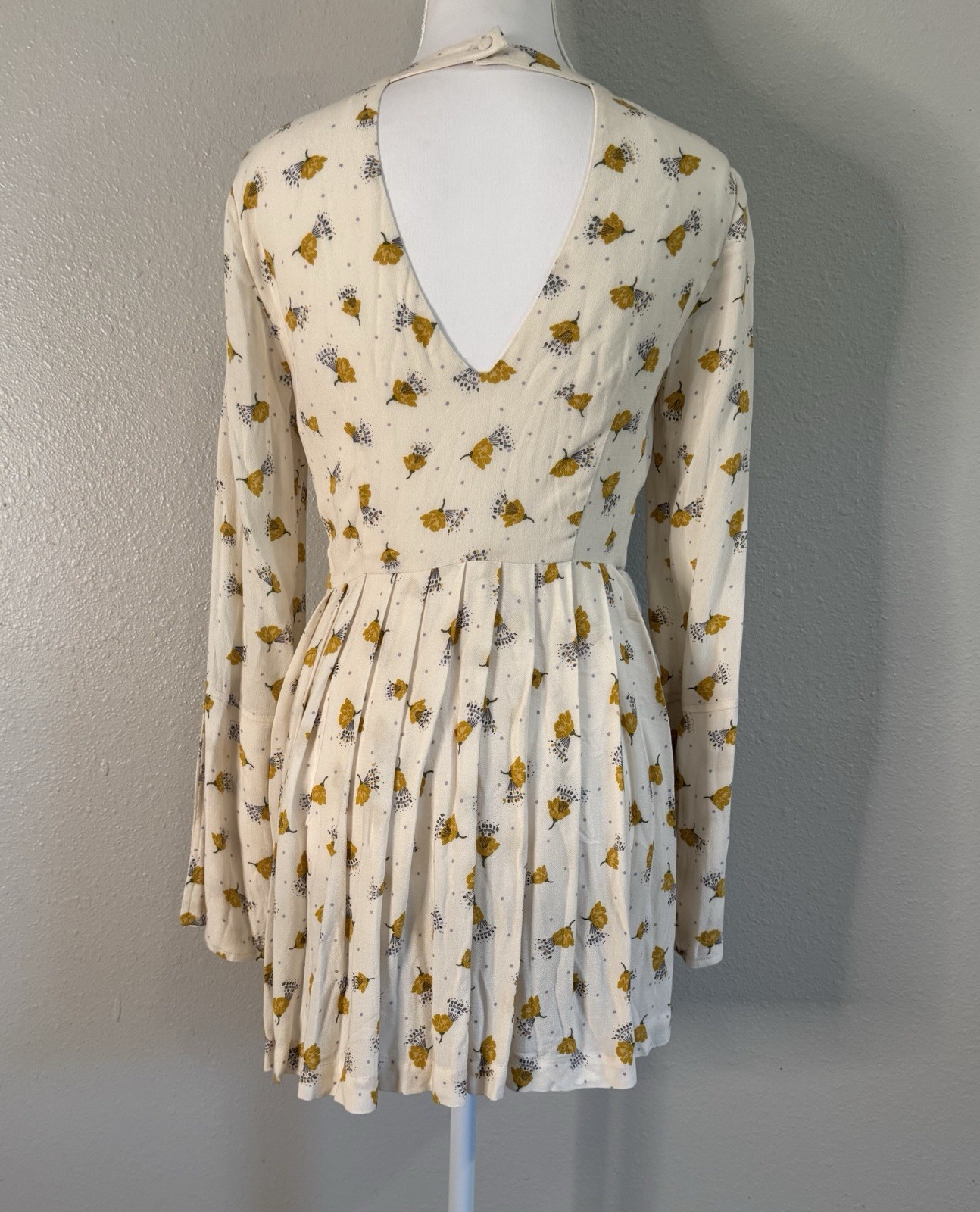 Free People Tegan Yellow Floral Cutout Bell Sleeve Rayon Boho Mini Dress Size 0