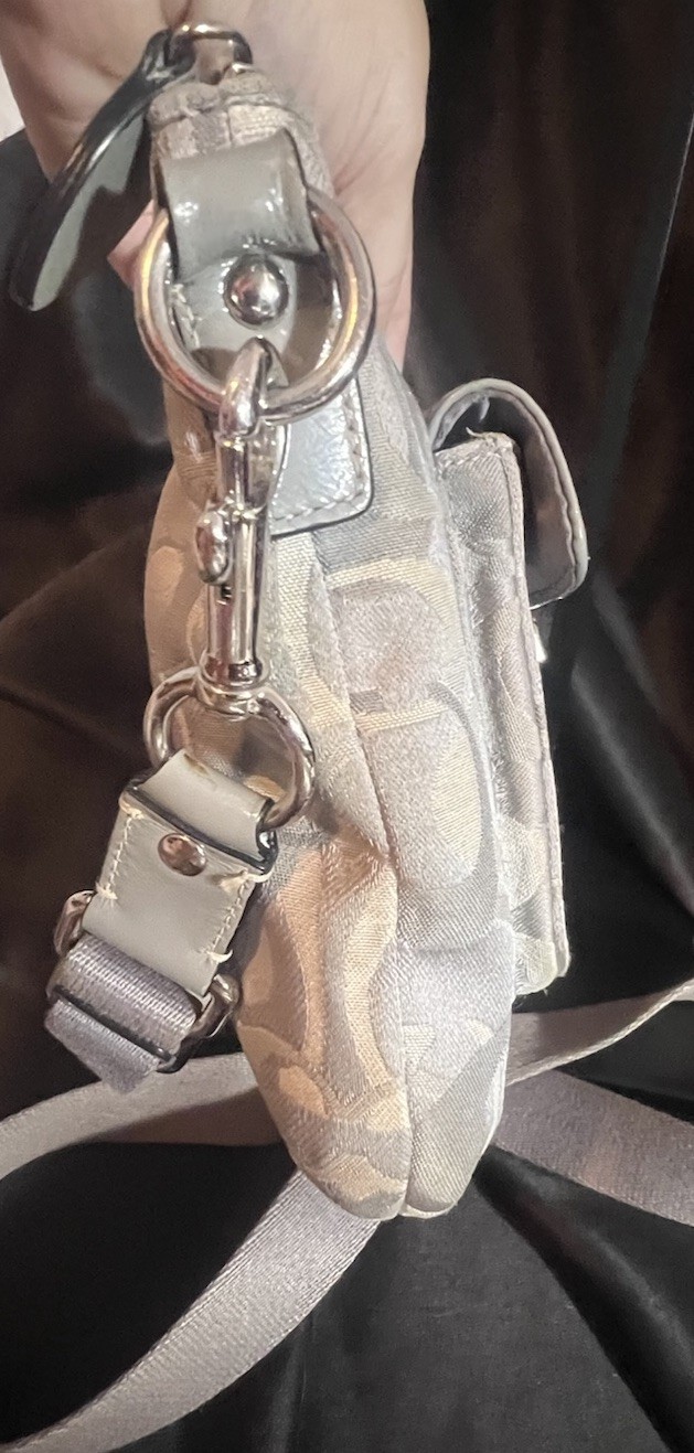 VTG COACH Penelope Signature Swingpack Crossbody~Ivory/Gray W/Silver Hardware