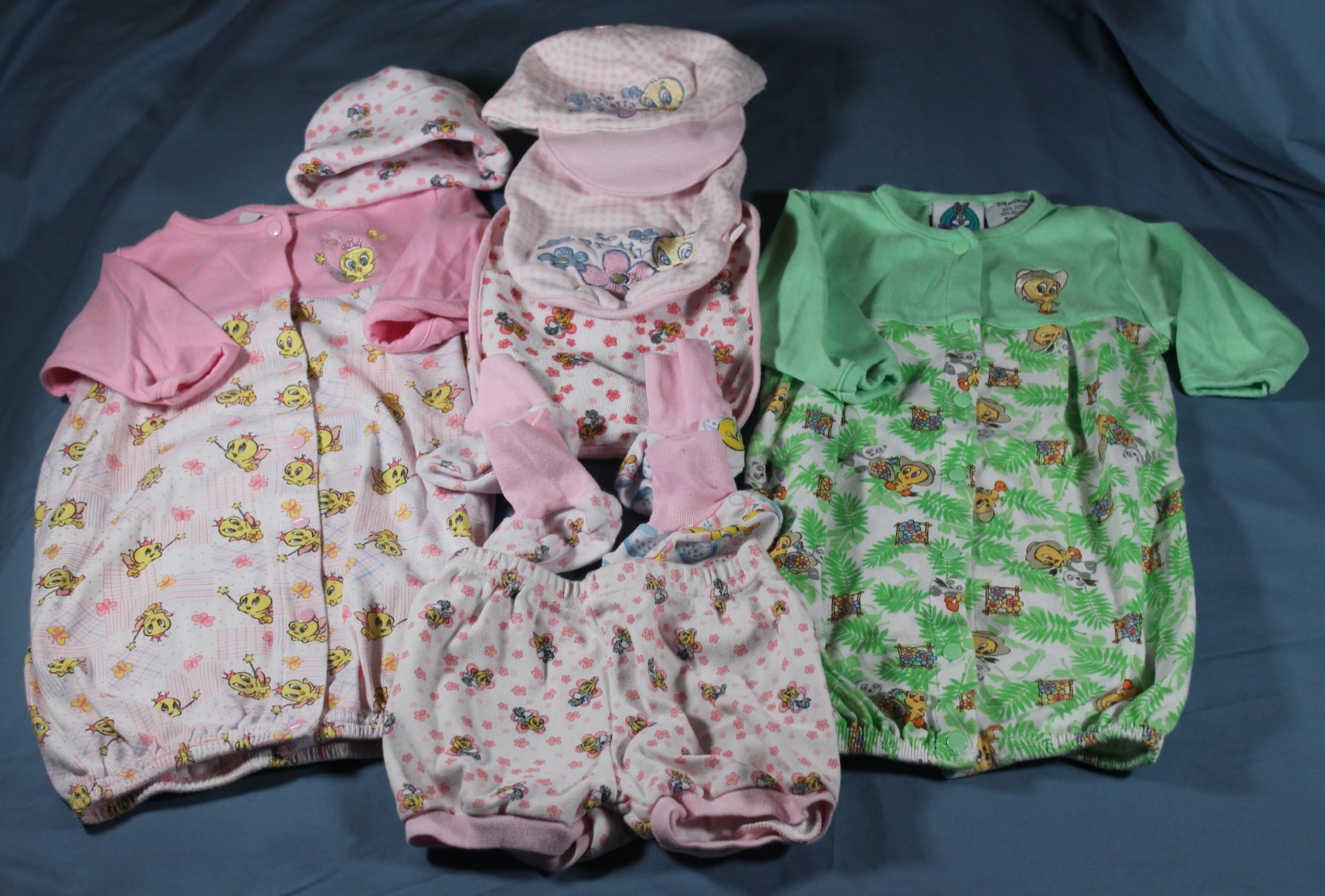 Vintage Baby Looney Tunes Tweety 9 Pc Lot 3/6 M Sleeper Sacks Bibs Hats Booties