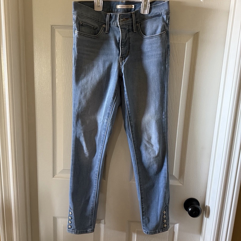 Levi’s Women’s Light Wash Blue Denim Skinny Jeans Stretch Studded Hem