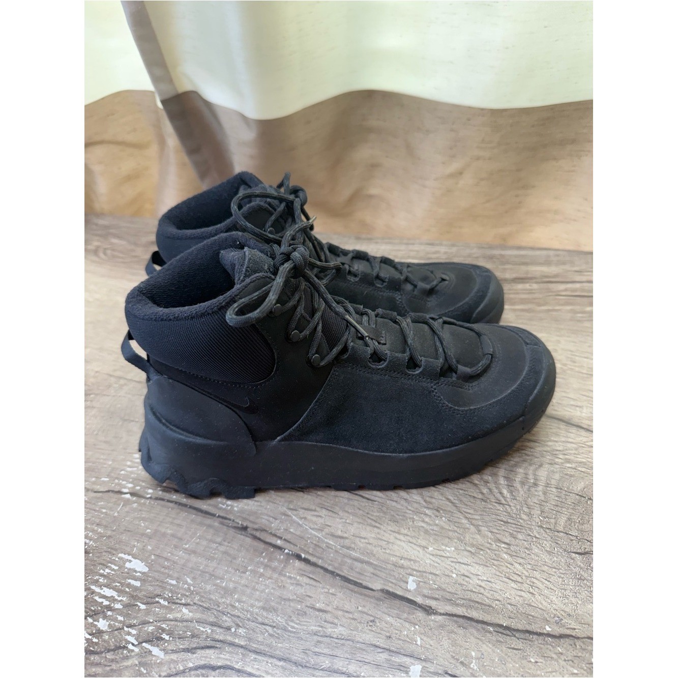 Nike City Classic Mid Black size 9