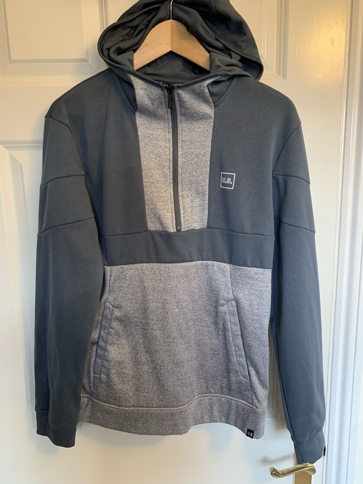 Women’s Hoodie Grey Size Small Half Zip Hoody Front Pockets – Free Returns