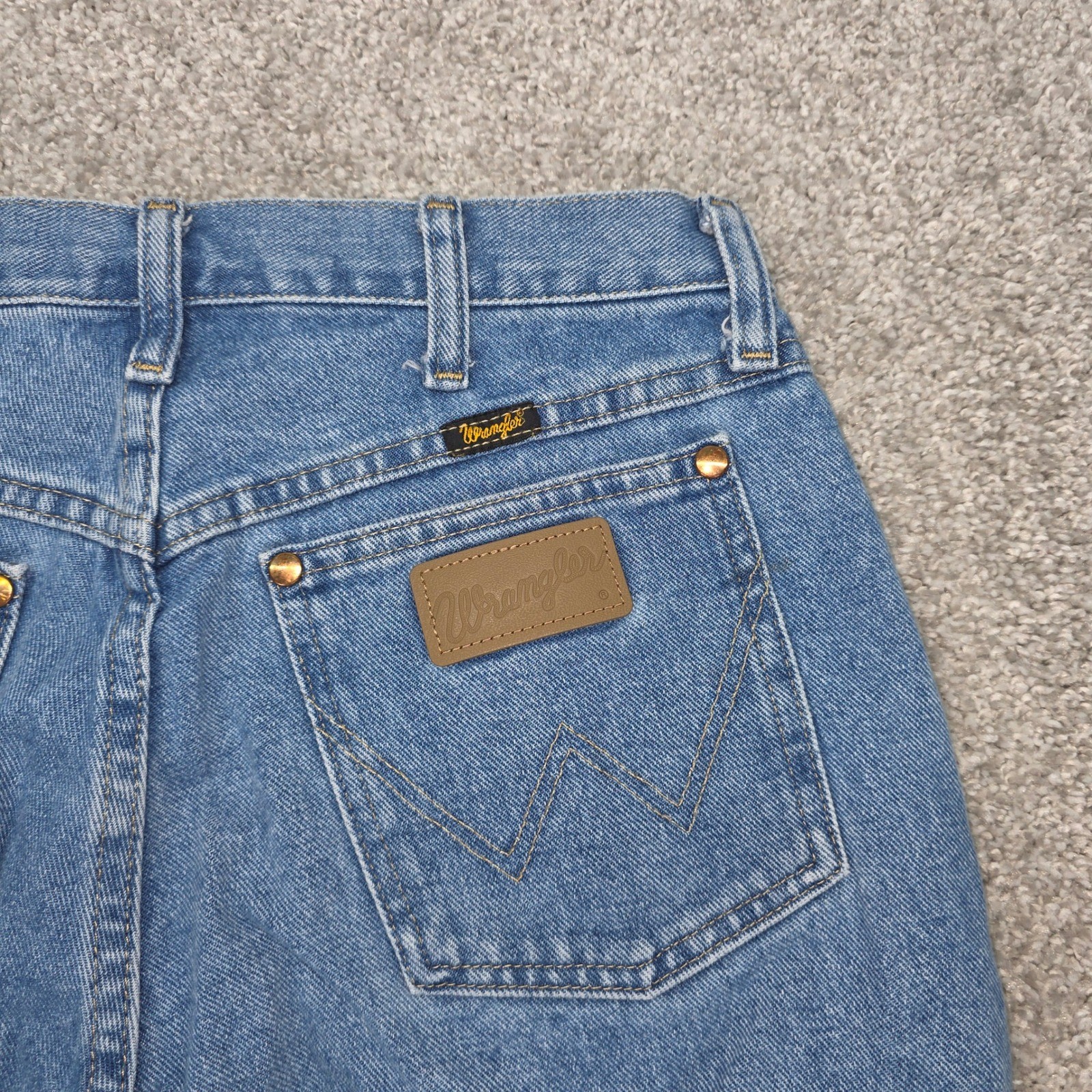 Wrangler Cowboy Cut Regular Fit Jeans Mens 30×32 Medium Wash Blue Denim 936WZA