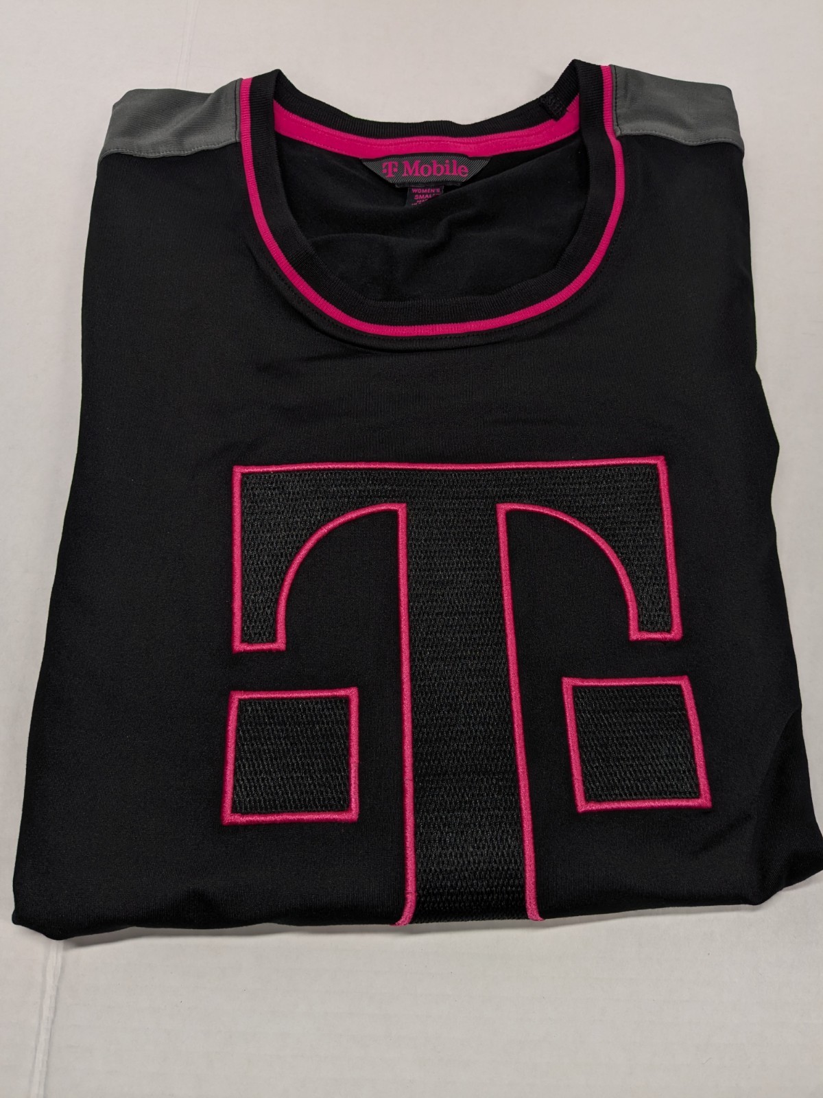 T-Mobile Embroidered Logo Long Sleeve Shirt Women’s Size S Workwear Style Top