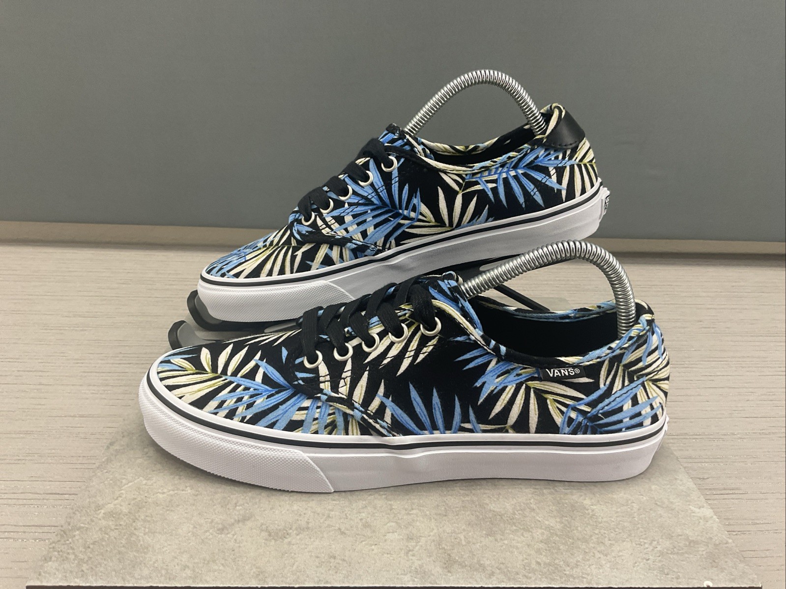 VANS Ortholite Camden Deluxe Sneaker Black Canvas Blue White Palm Leaf Women 9.5