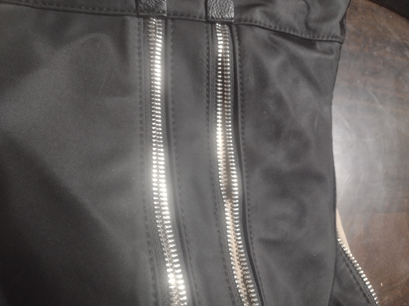 Sondra Roberts Squared Black Shoulder Bag Zip Closure Silver Hardware Adj Strap