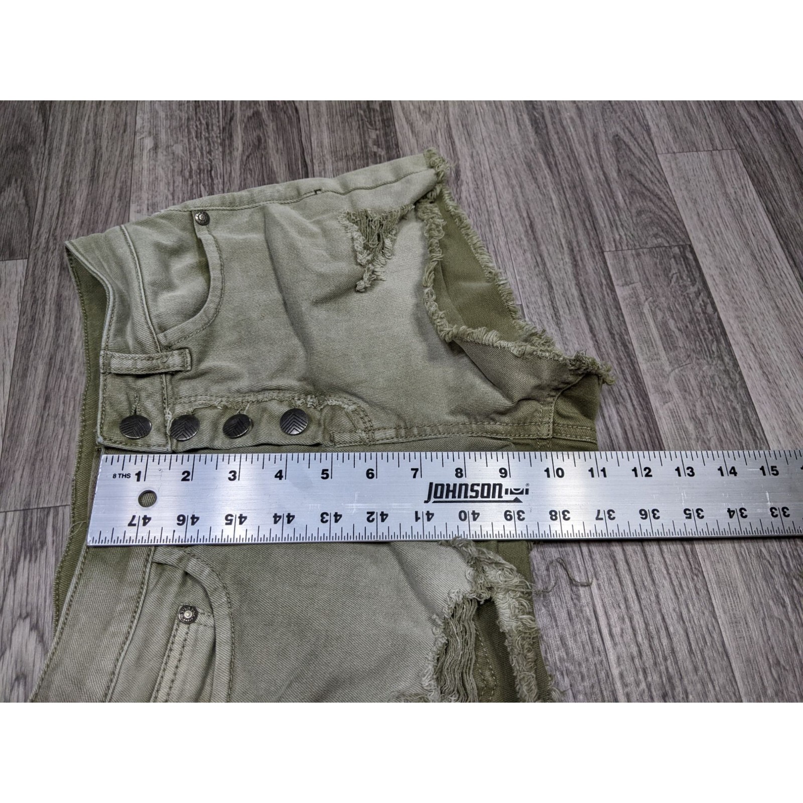Sun & Shadow Womens Size 25 Distressed Fringe Hem Button Fly Green Jean Shorts