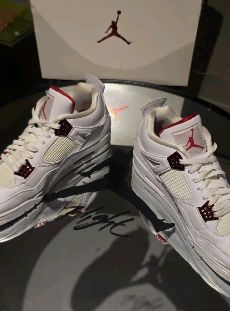 Air Jordan 4 Retro “Metallic Red” (2020) in US Size 15. OG BOX / 9.2/10