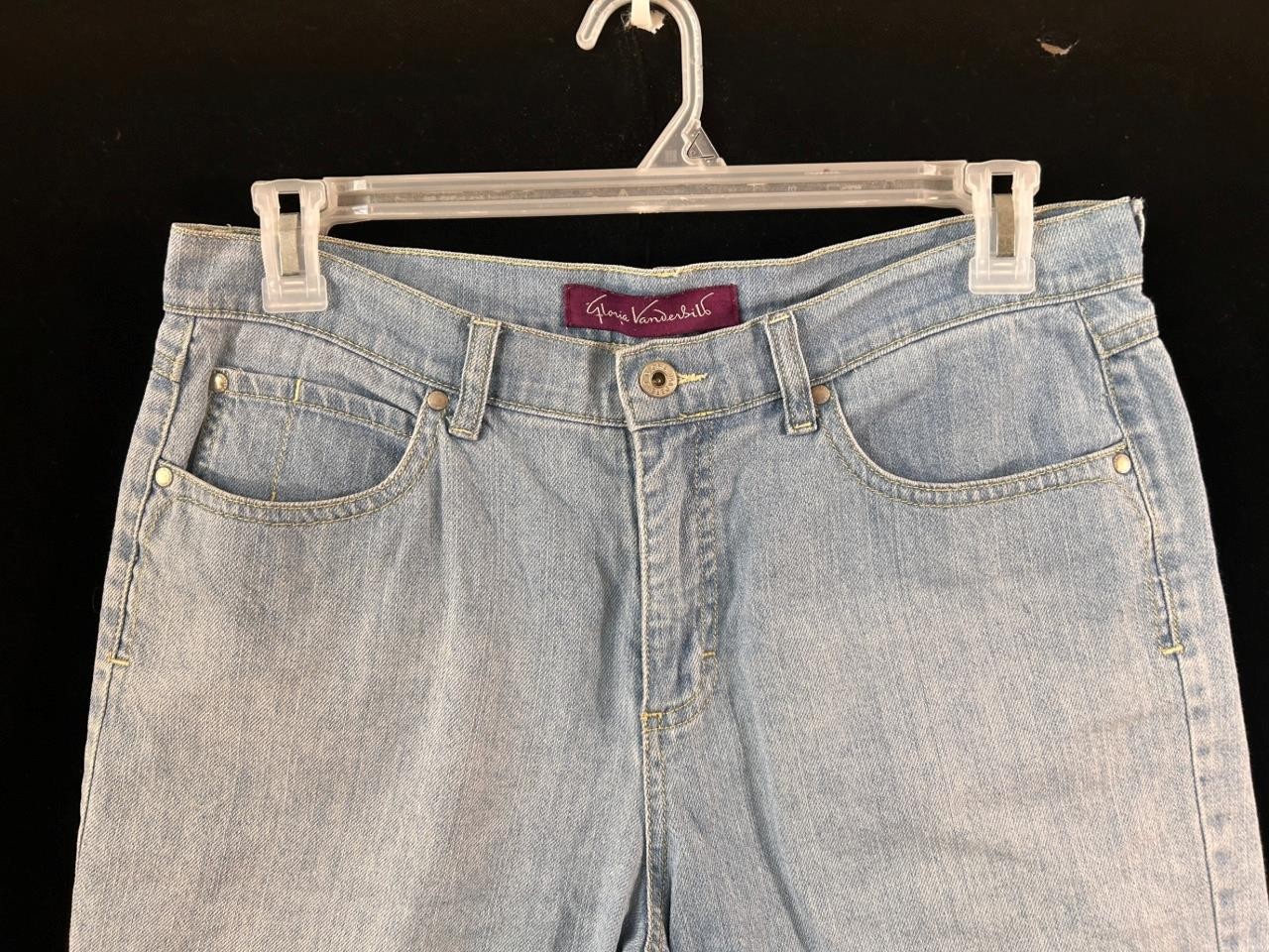 Gloria Vanderbilt jeans capris size 12 blue 14″ inseam 4 pockets long shorts