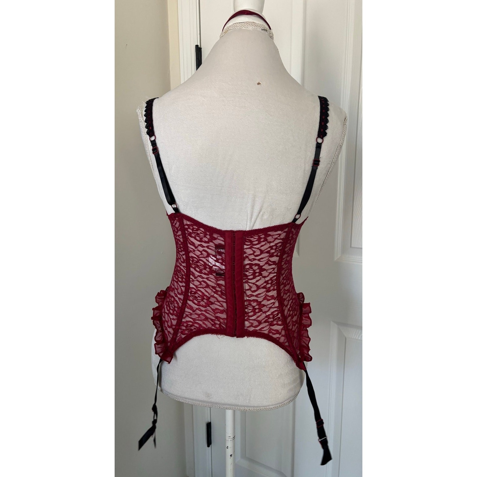Cinema Etoile Seductive Wear Red & Black Lace Corset & Thong Medium Garter Hooks