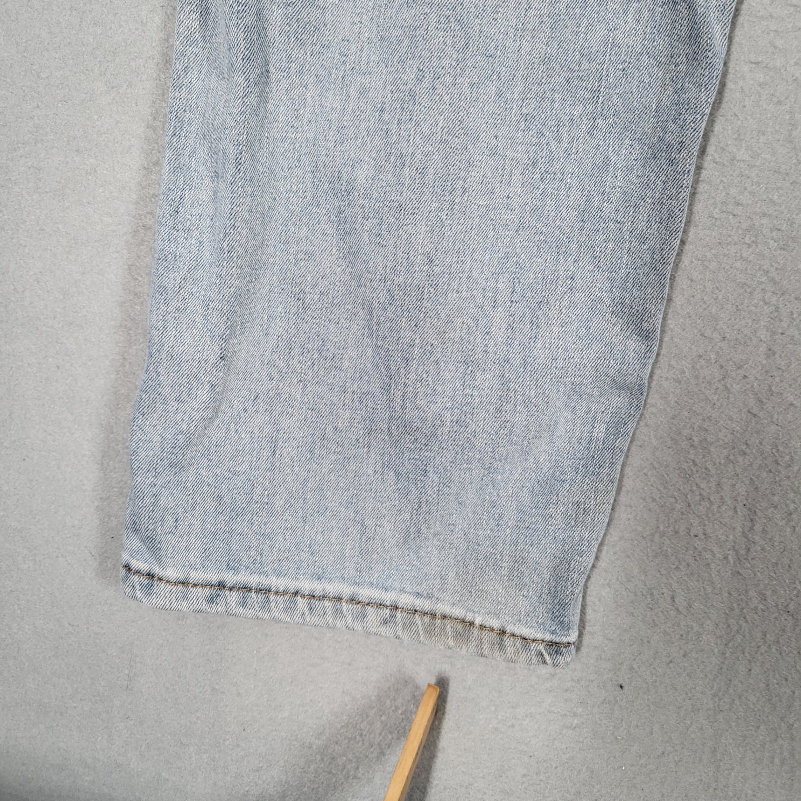 Levi’s 505 Regular Fit Jeans Men’s 36×29 Light Wash Denim Distressed Casual