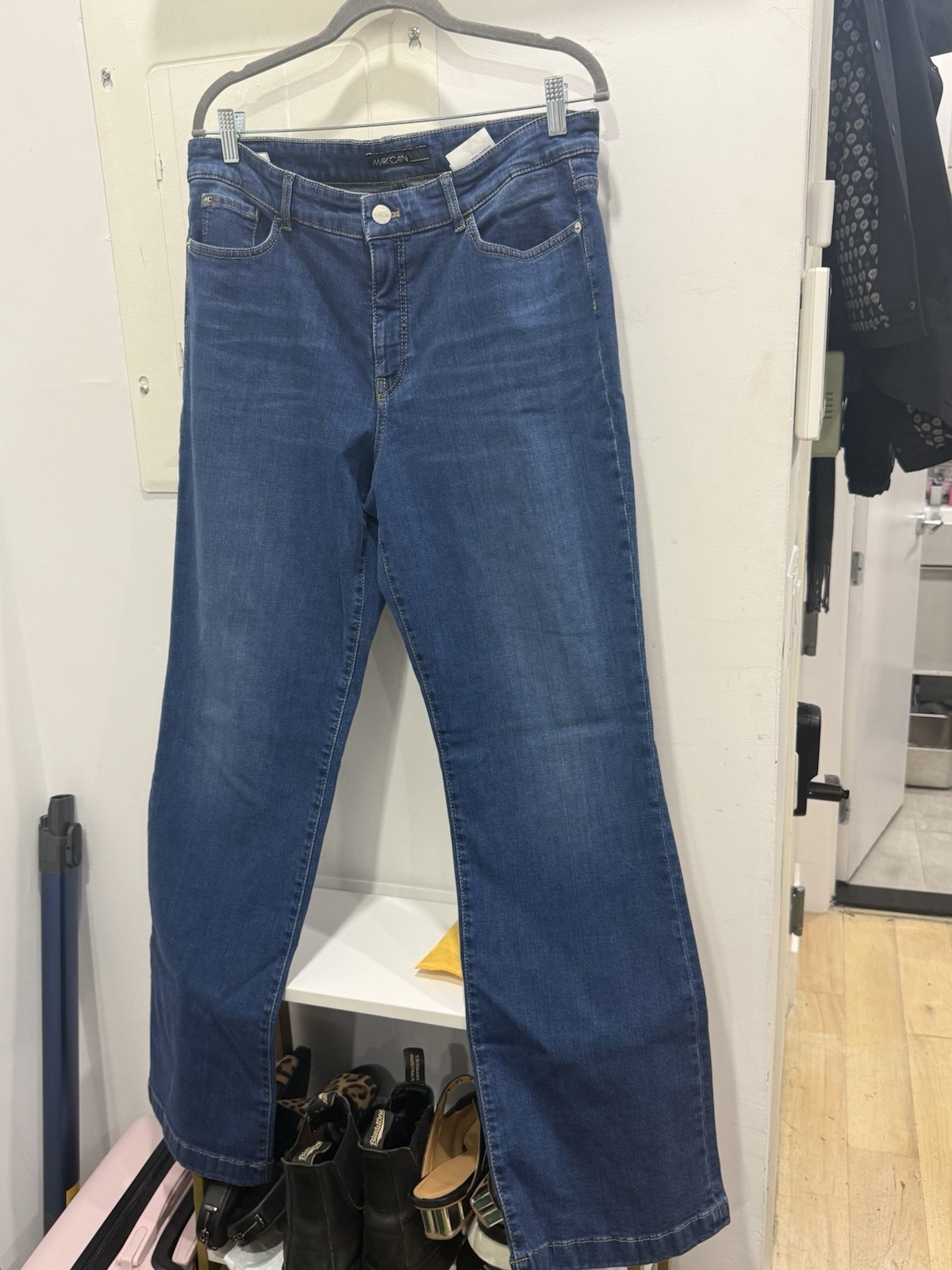 Marc Cain Blue Denim Straight Jeans N 6 Regular Rise 5-Pocket Button Logo