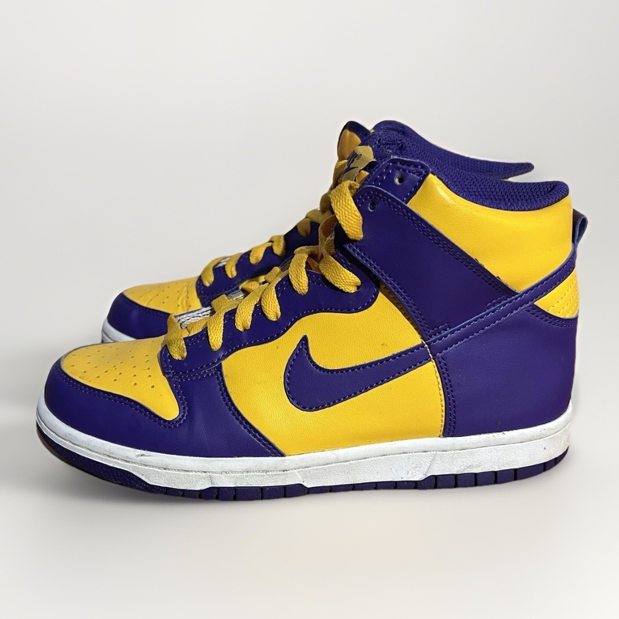 Nike Dunk High ‘Lakers’ Purple/Gold Skate Shoes – Sz 5.5Y