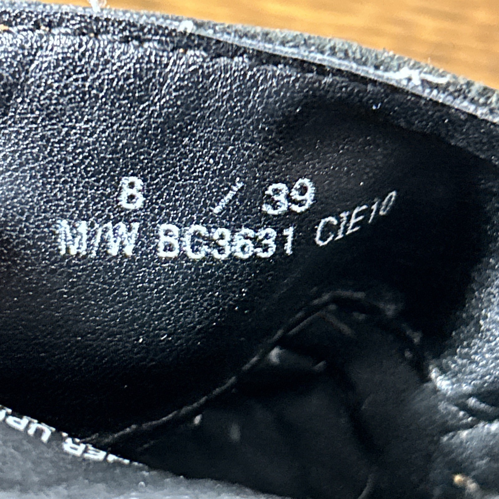 Born Black Leather Slip-On Heeled Mules BC3631 Buckle Detail Womens Size 8/39