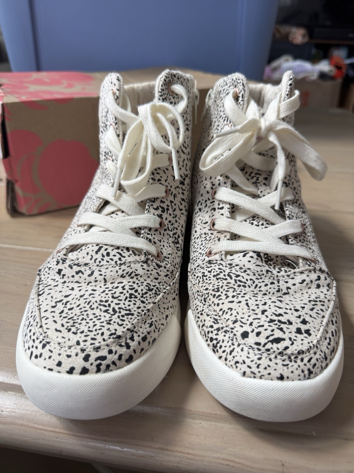 Roxy Camy U Women’s Size 10 Hidden Wedge High Top Sneakers Black White Print