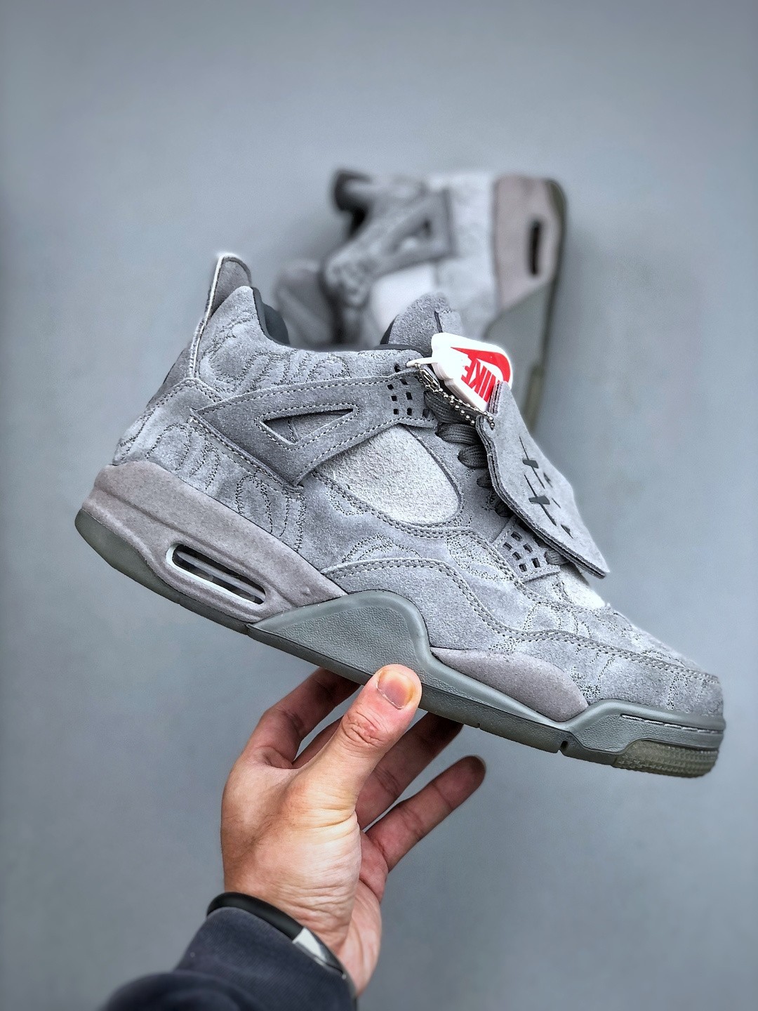 930155-003 New KAWS AJ4 Retro Cool Grey 2017 Men’s Size 4-13