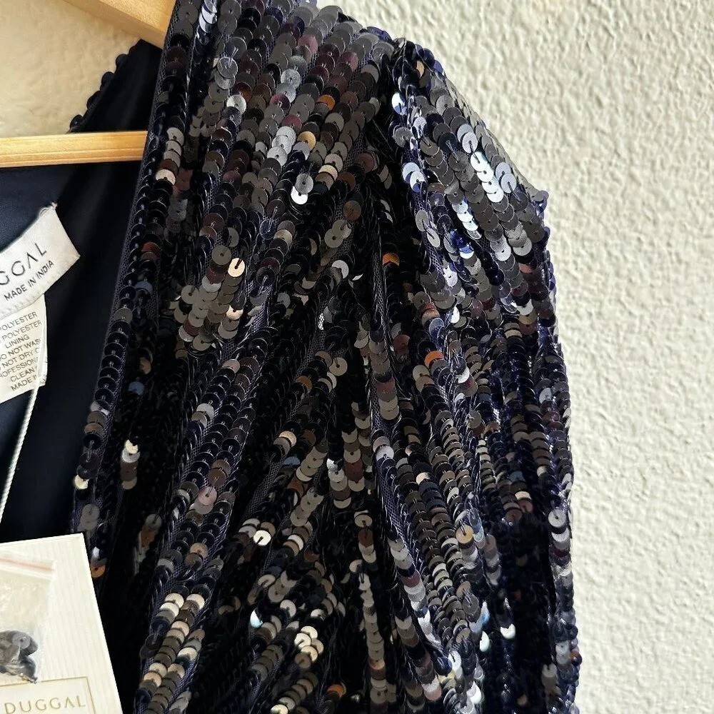 Mac Duggal Sequin Mesh Overlay V-neck Gown in Midnight Blue – Size 20 – Gorgeous