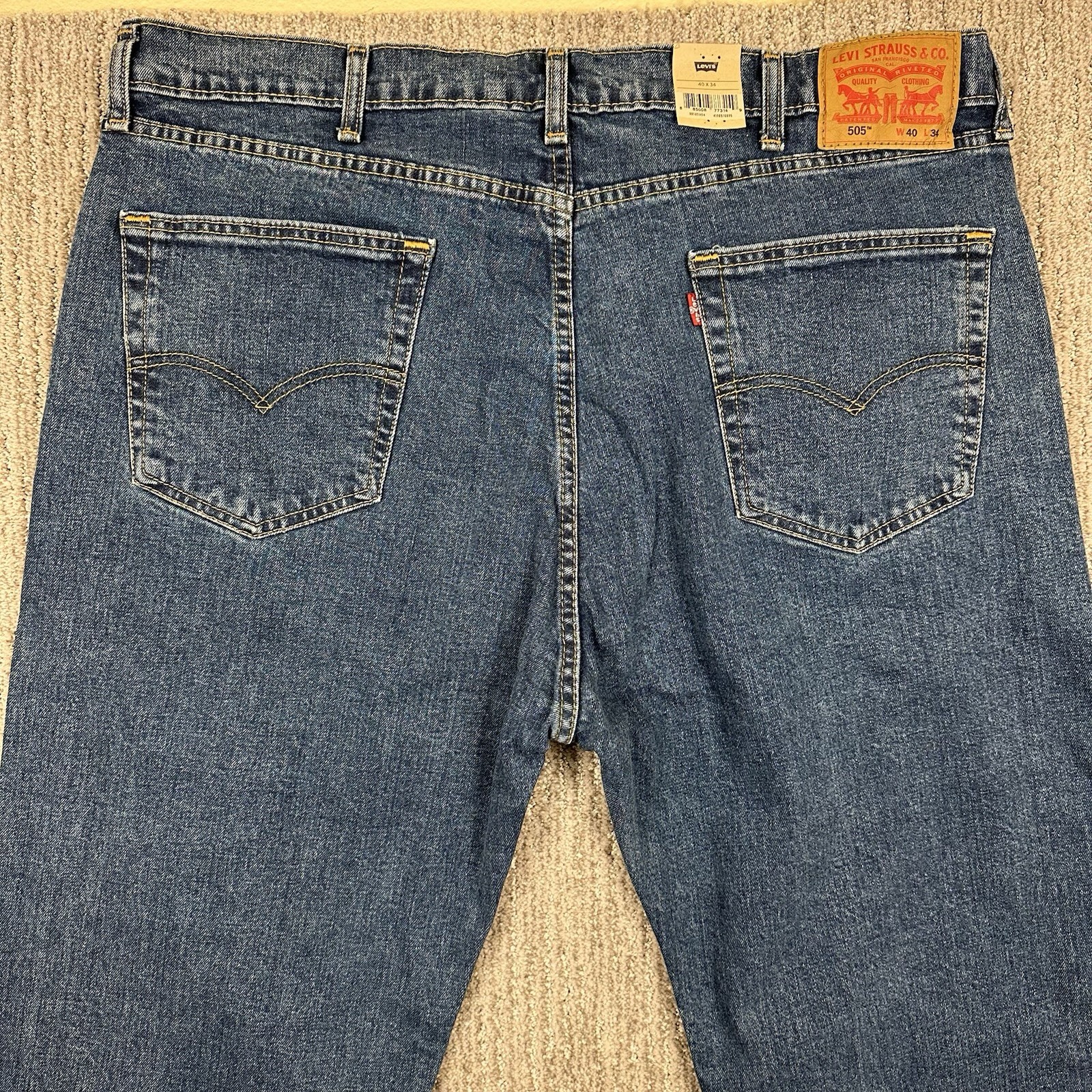 NWT LEVI’S 505 Regular Size 40 x 34 Medium Wash Room At Thigh Men Jeans MSRP $69
