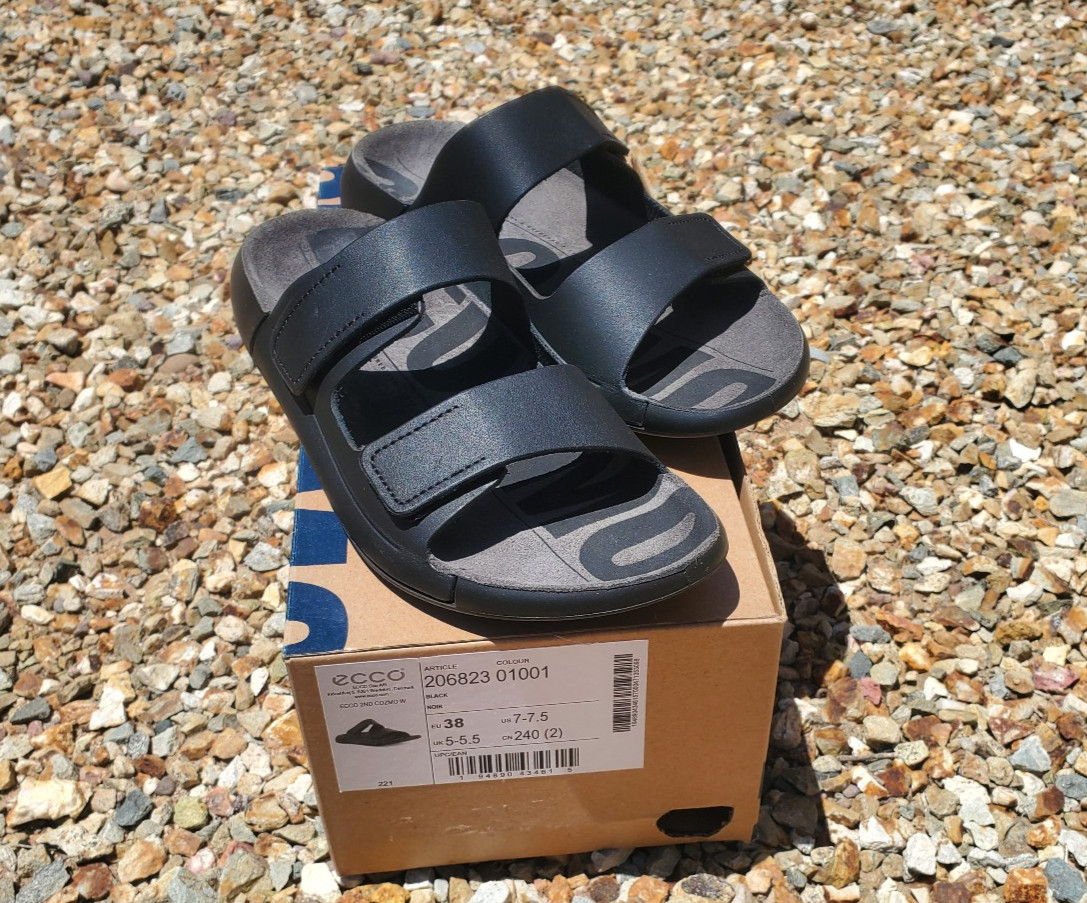 ECCO 2ND COZMO W Black size EU 38 US 7 – 7.5 New with Box