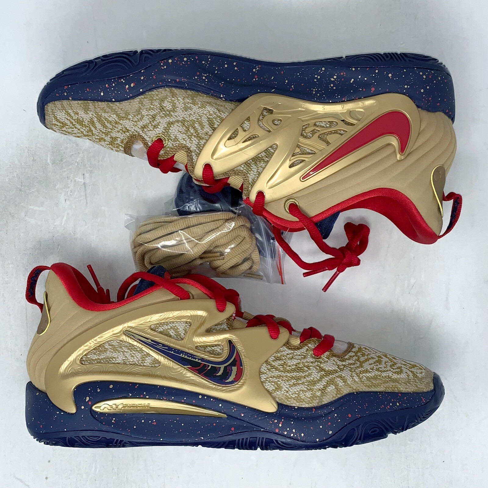 Nike KD15 Olympic Gold Medal Sneaker, Size 7.5 / 9W BNIB DC1975-700