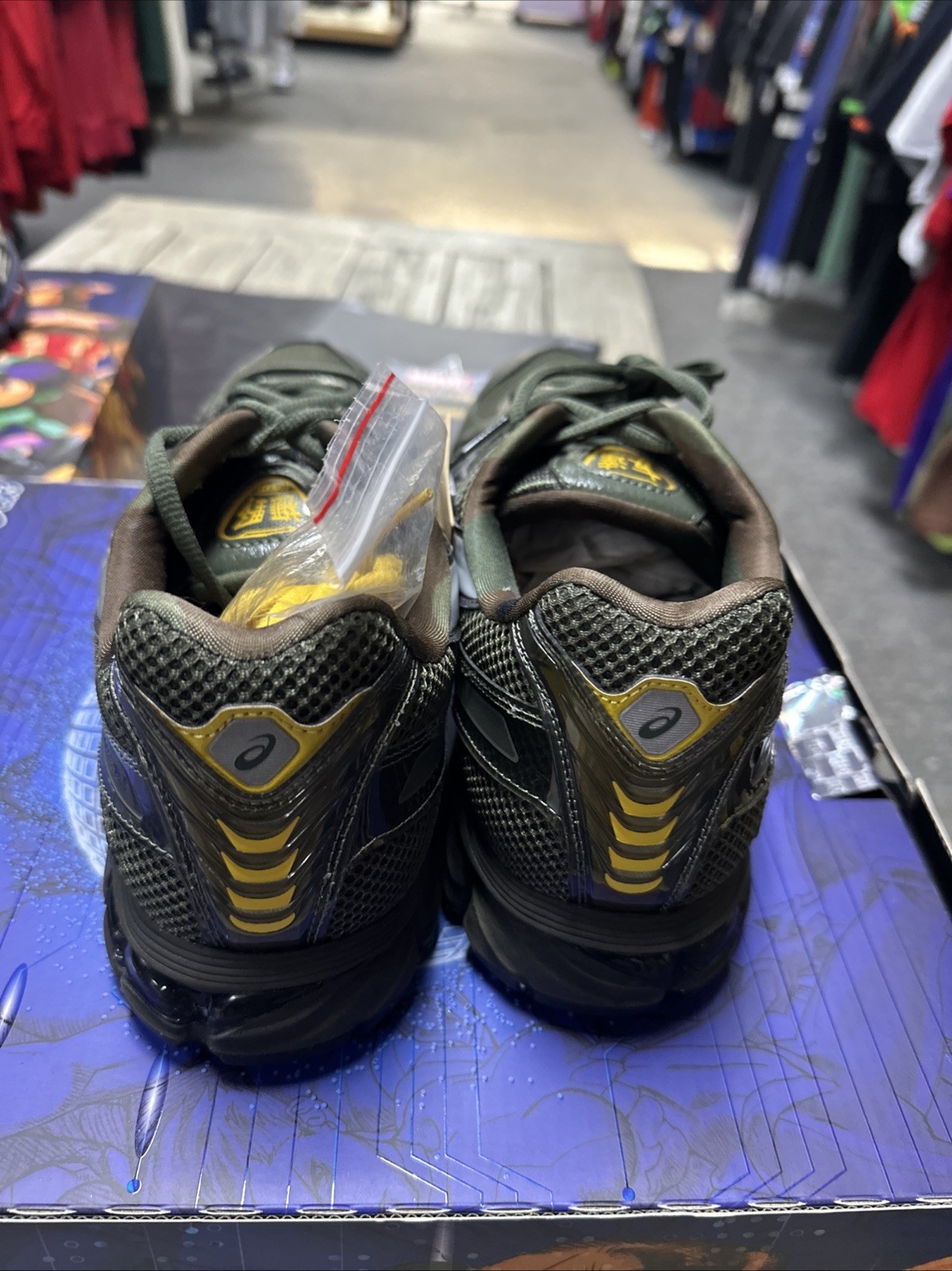 Size 11 -Marvel vs. Capcom Kith x ASICS Gel Kayano 12.1 Capatin America Vs Guile