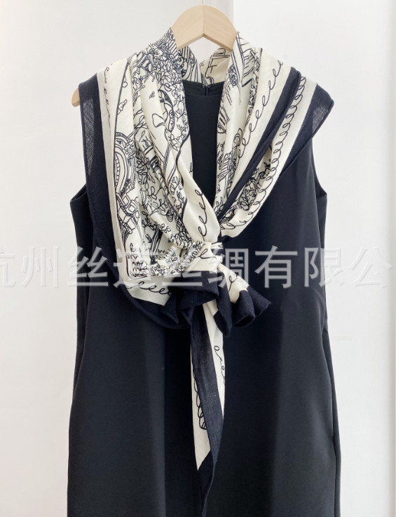 70% Cashmere 30% Silk Wrap Scarf Triangle Shawl 190X80cm blue street Print new