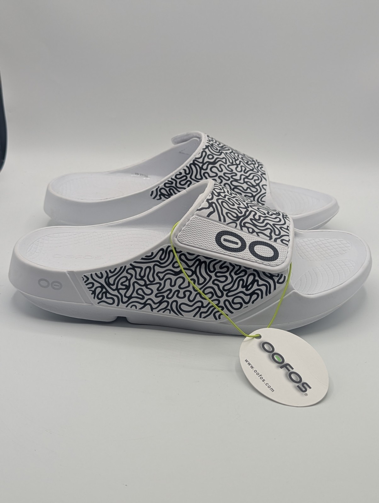 OOFOS OOAHH Sport Flex Limited Slides Men’s Size 10 White Labyrinth Black New