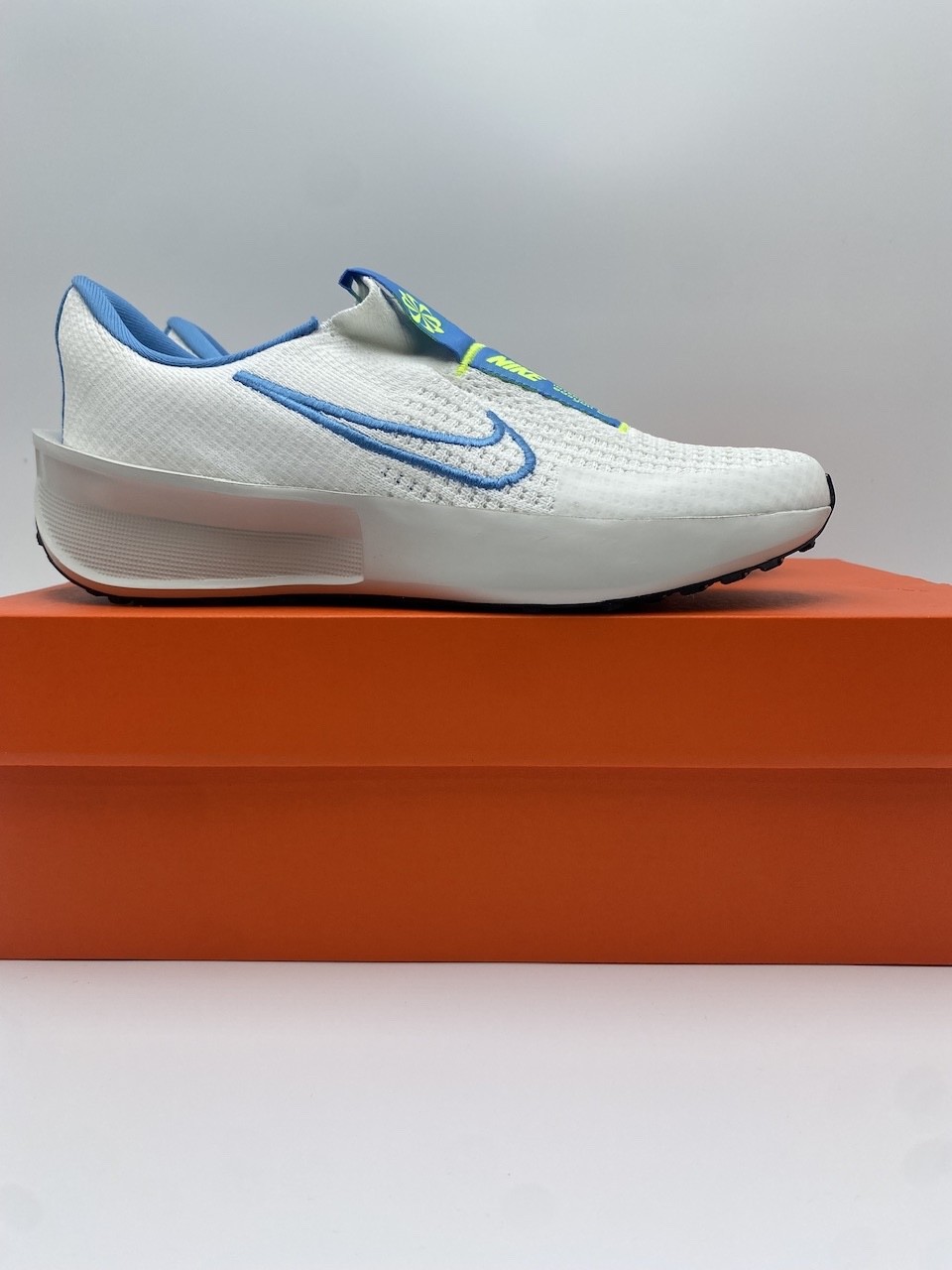Nike INTERACT RUN EASYON Women’s NEW Running Shoes White/Beyond-Volt Multi Sizes