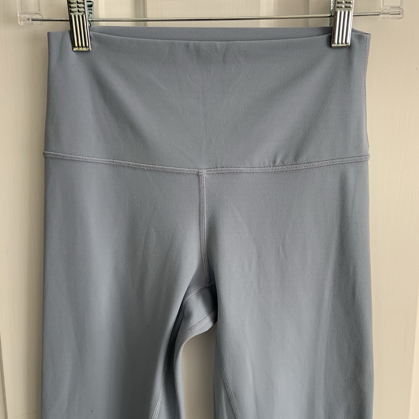 Lululemon Align Crop 21in Pants women sz 6 Light Chambray Blue EUC