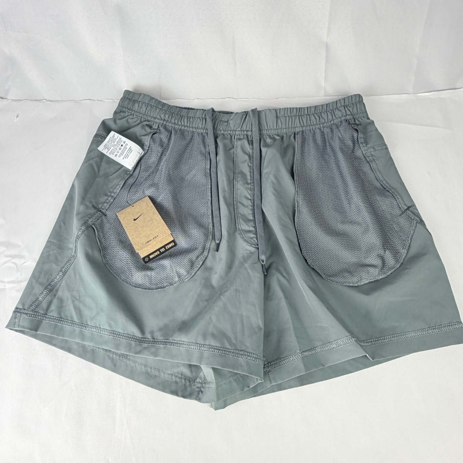 Nike Form Dri-Fit Unlined Versatile Shorts 5″ Men’s Size L Grey FN4347-084 NWT