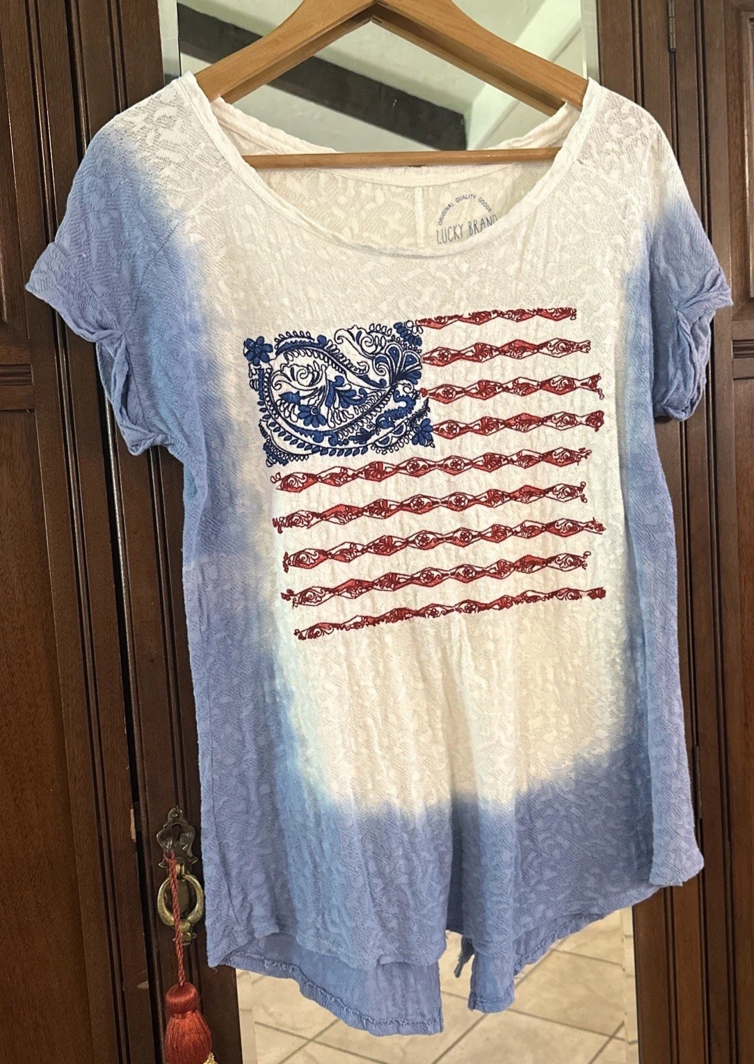 Lucky Brand Women’s Lace Top US Flag Design Size Medium Blue White Tie Dye
