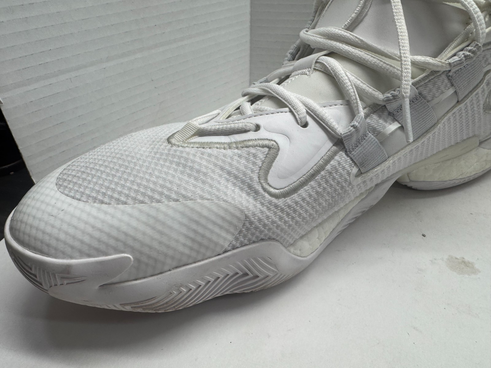 Adidas BYW Select IE9310 Mens 16 Basketball Shoes Cloud White Athletic Sneakers