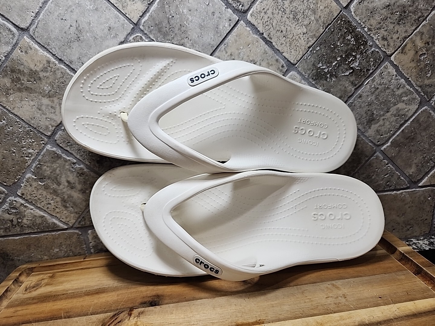 Crocs White Bayaband Flip Flops Sandals – Men’s Thong Style Size 11