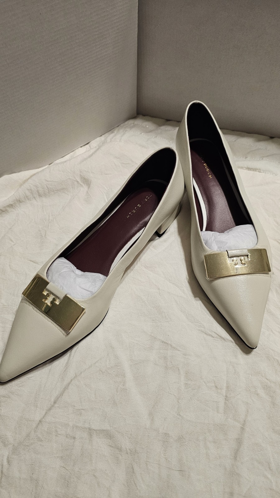 Rare Tory Burch Sample Shoes Ivory Leather Pointed Toe Pumps Gold Hardware