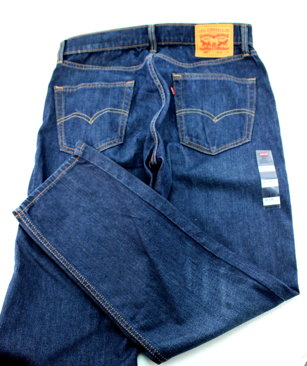 LEVI’S 505 Regular Size 32 x 30 Medium Wash Room At Thigh Men’s Jeans MSRP $69