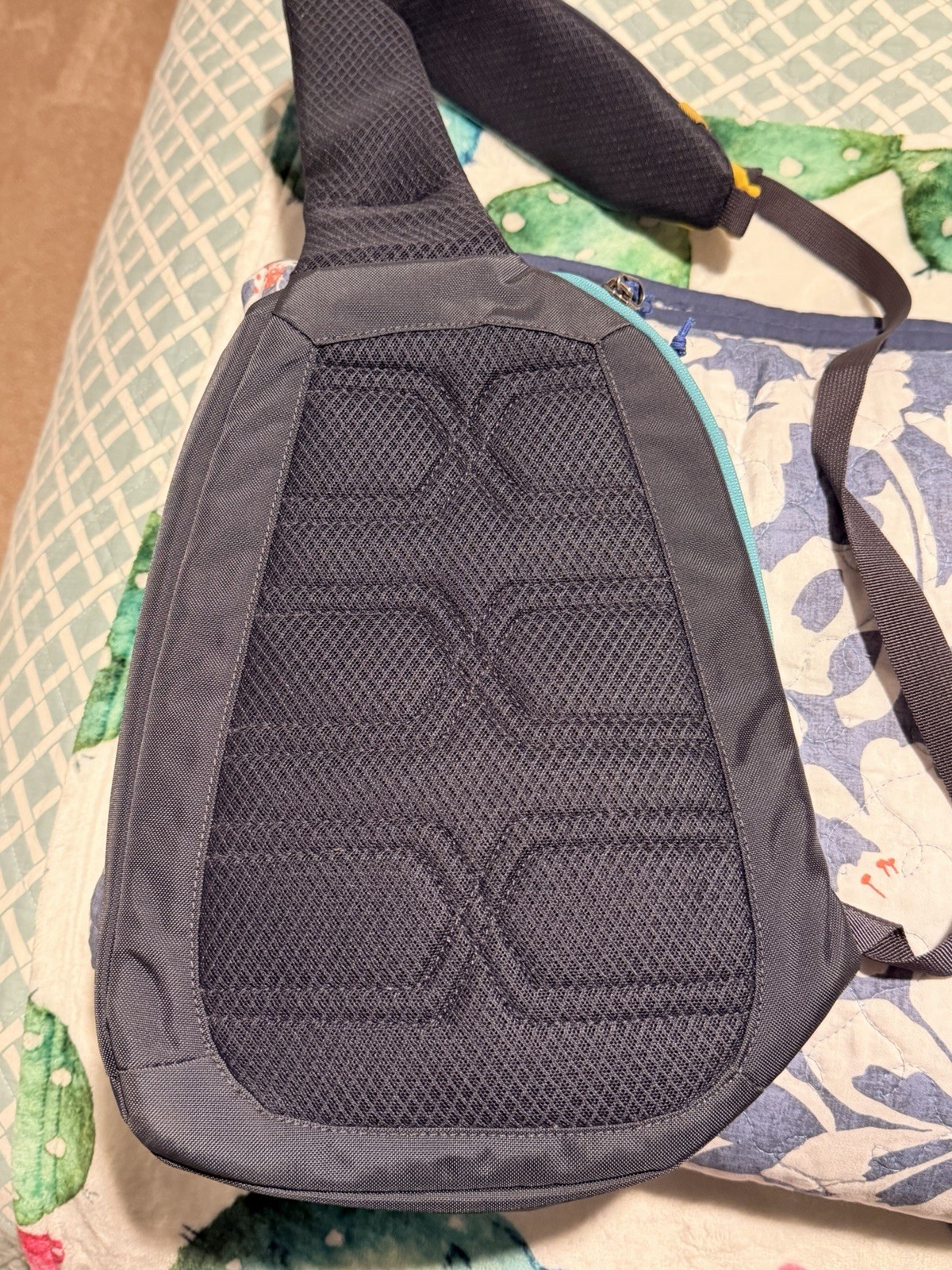 Patagonia Atom Black Sling Bag 8L Travel-Friendly Multi-Pocket Style #48261