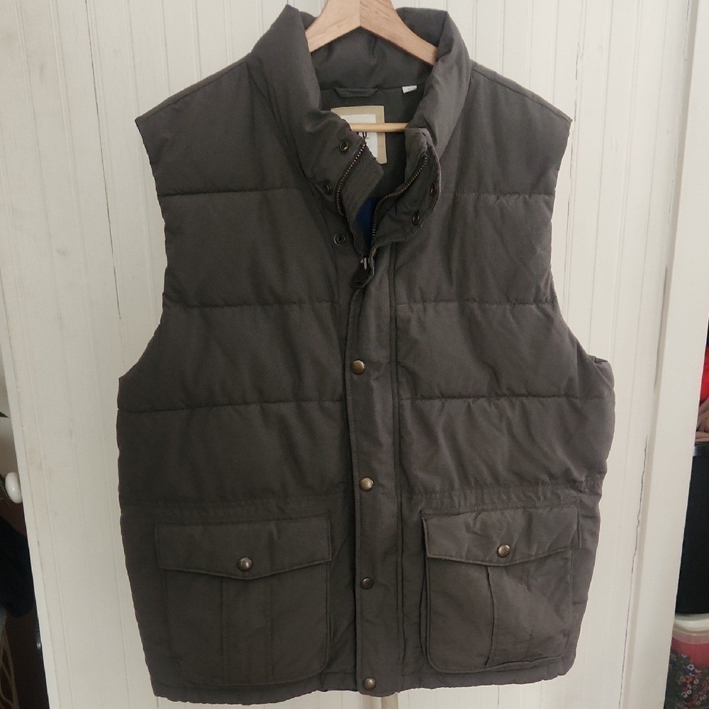 Gap Mens PrimaLoft Puffer Vest XL Olive Green Quilted Full Zip Snap Front Jacket
