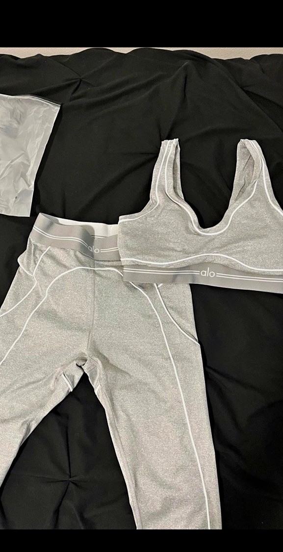 ALO 2-Piece Activewear Set S Black/White Sports Bra Leggings Stretch 28″