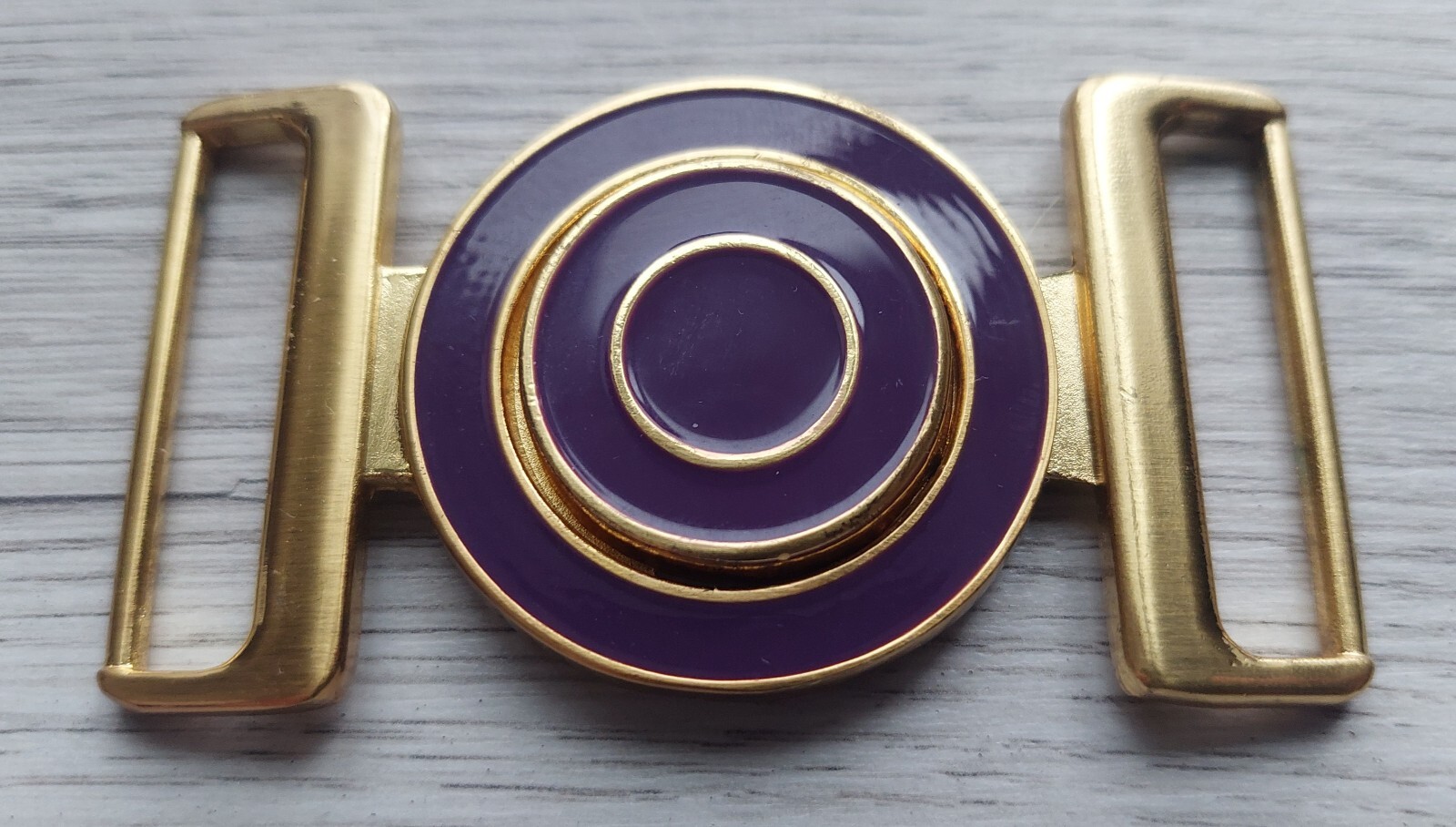 Belt Buckle, brass, size 8.3 x 4.6 cm/ 3.3 x 1.8 in, small used, UK