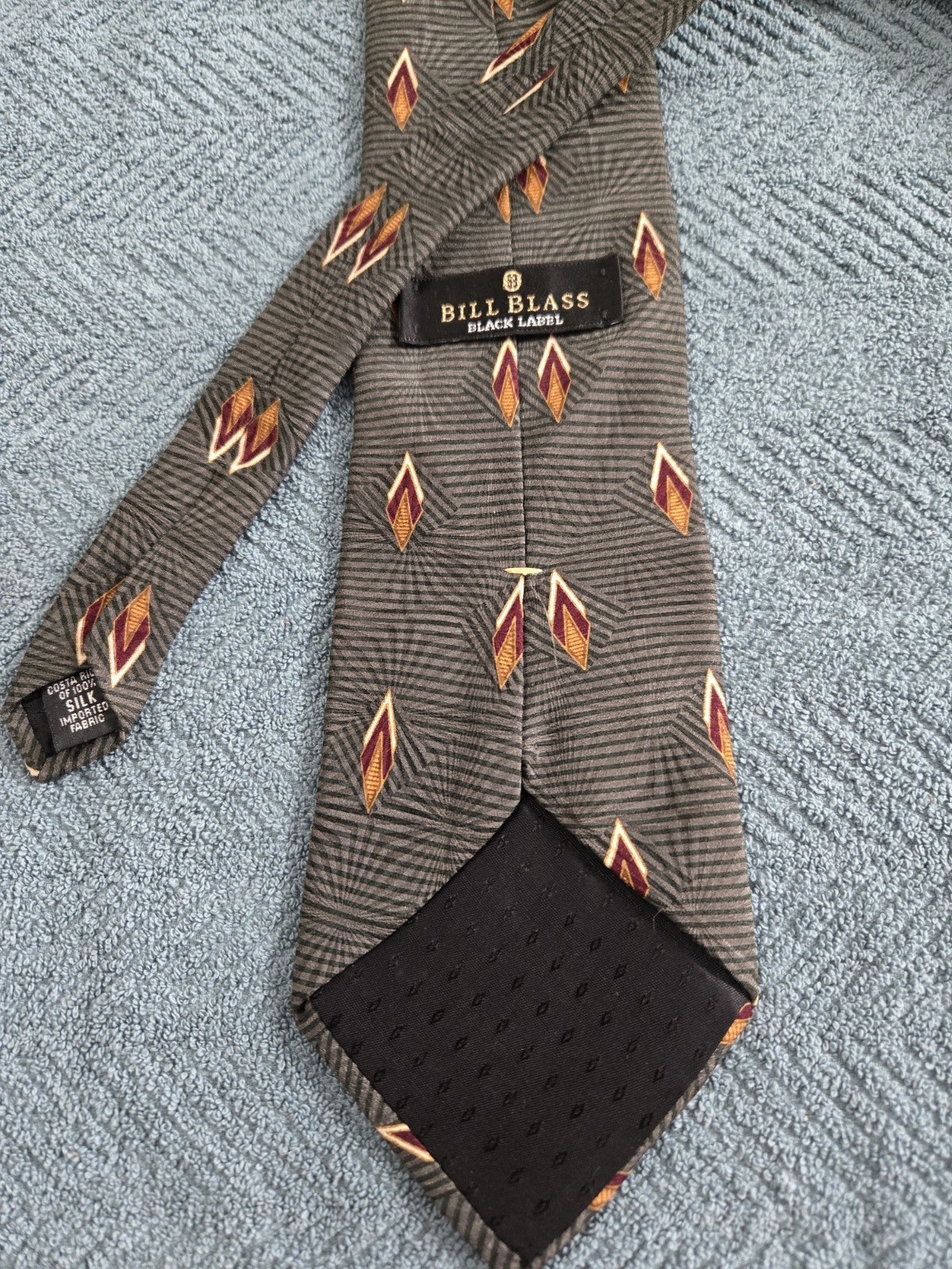 Bill Blass Black Label 100% Silk Tie Green Geometric Diamond Pattern USA Made 4″