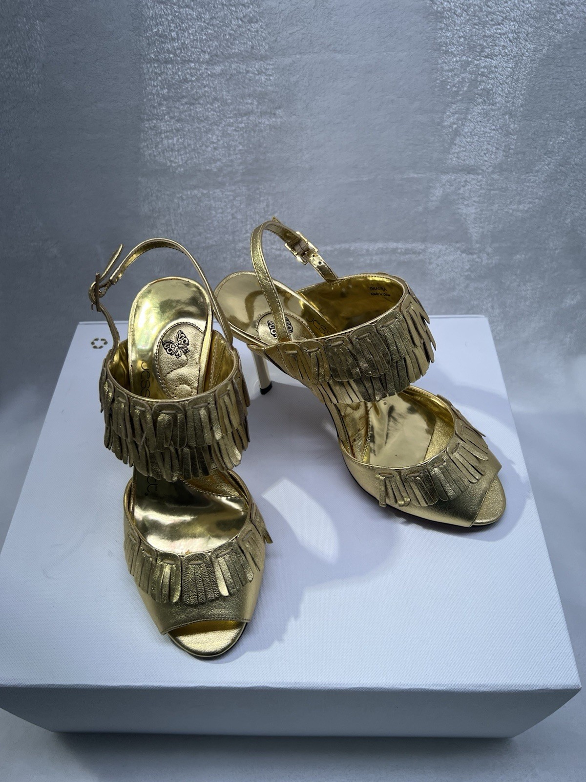 Jessica Bennett Gold Metallic Leather Fringe Stiletto Heels 6M Slingback Sandals
