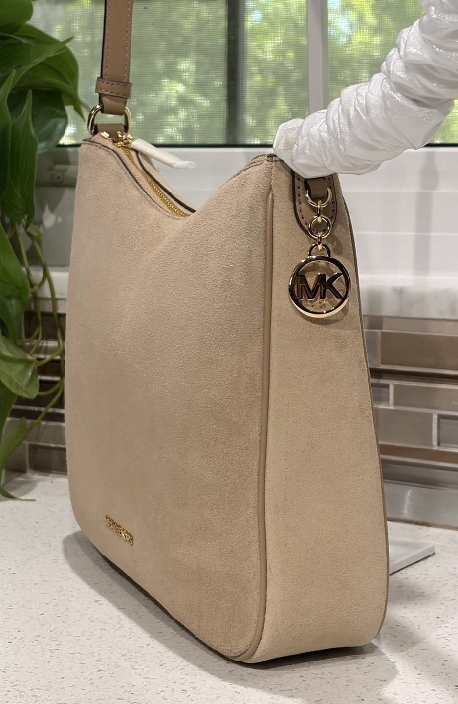 MICHAEL KORS NAYLA MEDIUM ZIP MESSENGER CROSSBODY BAG TOTE MK CAMEL SUEDE GOLD