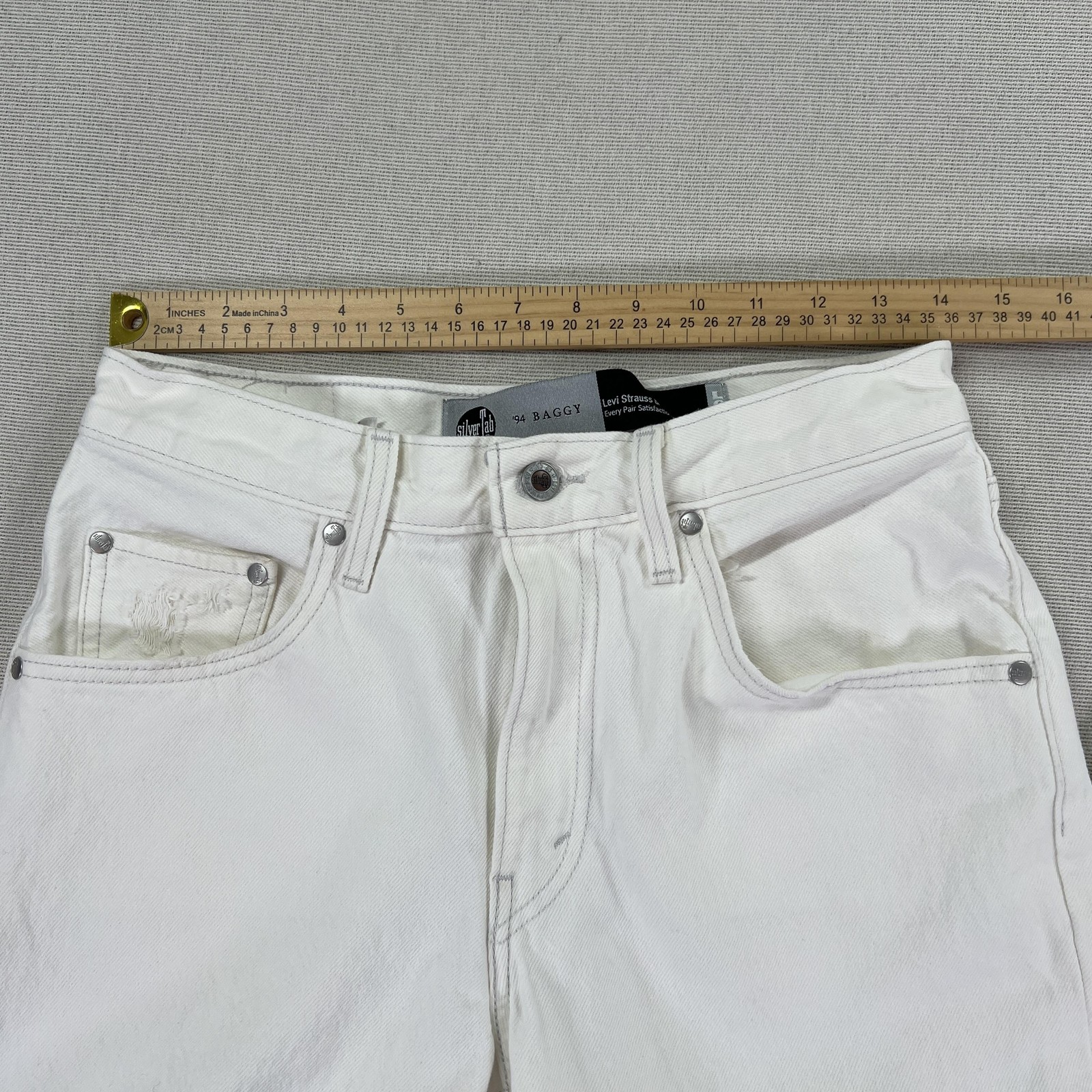 Levi’s SilverTab 94 Baggy Jeans Womens 28×30 White High Rise Straight Distressed