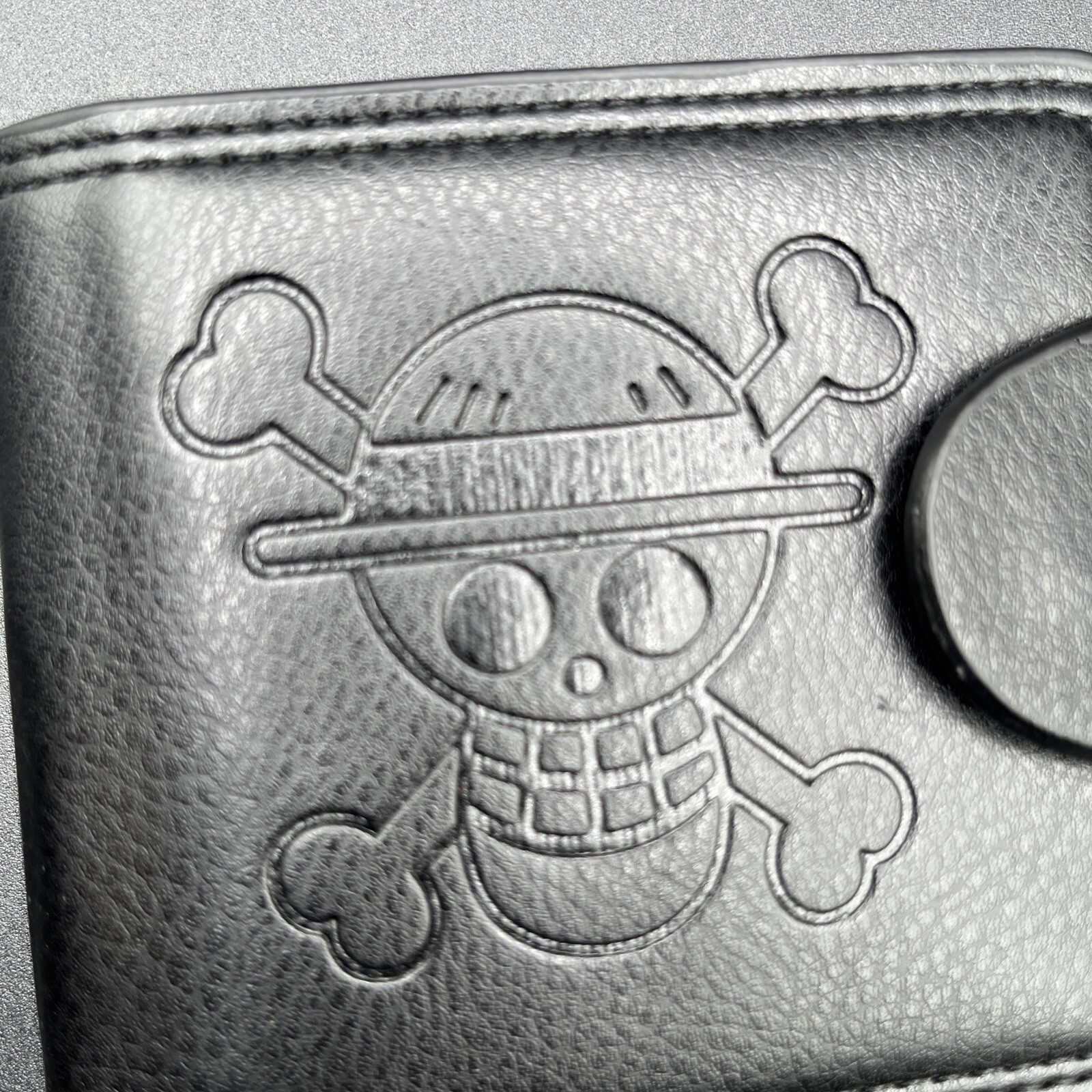 One Piece Men’s Wallet – Elevate Your Style with the Latest 2024 Anime Accessori