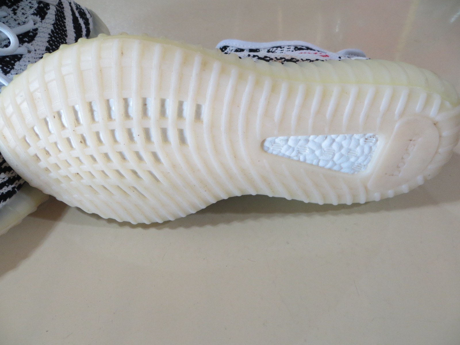 Size 6.5 – adidas Yeezy Boost 350 V2 Low Zebra