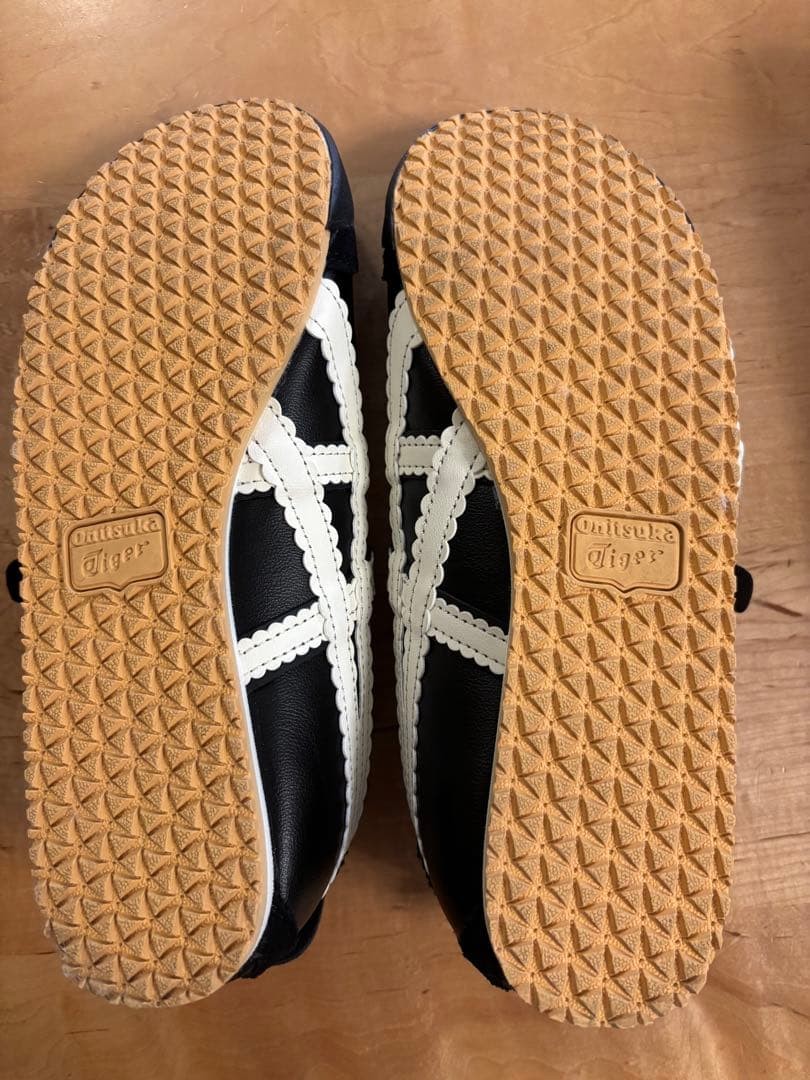 Onitsuka Tiger Mexico 66 Sneakers Women Men 6.5US Black/White, Yellow Insole Us