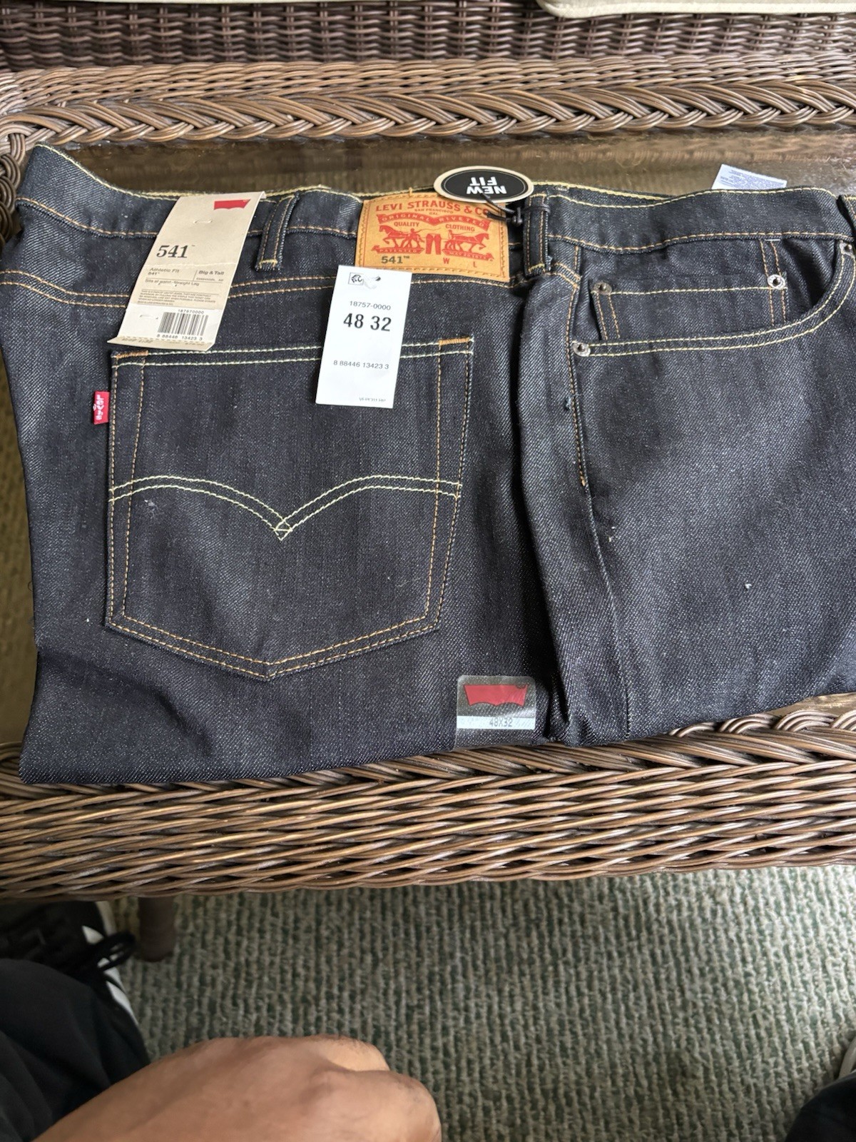 Levi’s 541 Athletic Taper Men’s Jeans Size 48×32 Including Strtch Fabric Dark…